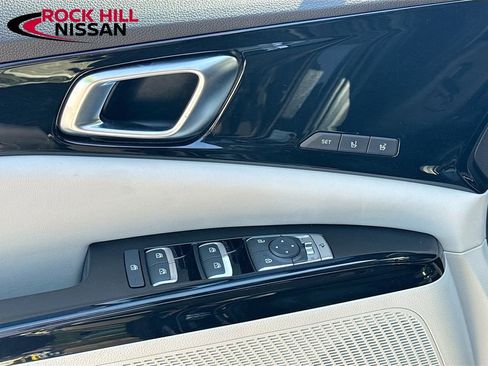 Used 2022 Kia Carnival SX FWD image 18