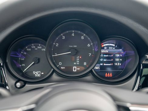 Certified 2025 Porsche Macan image 15