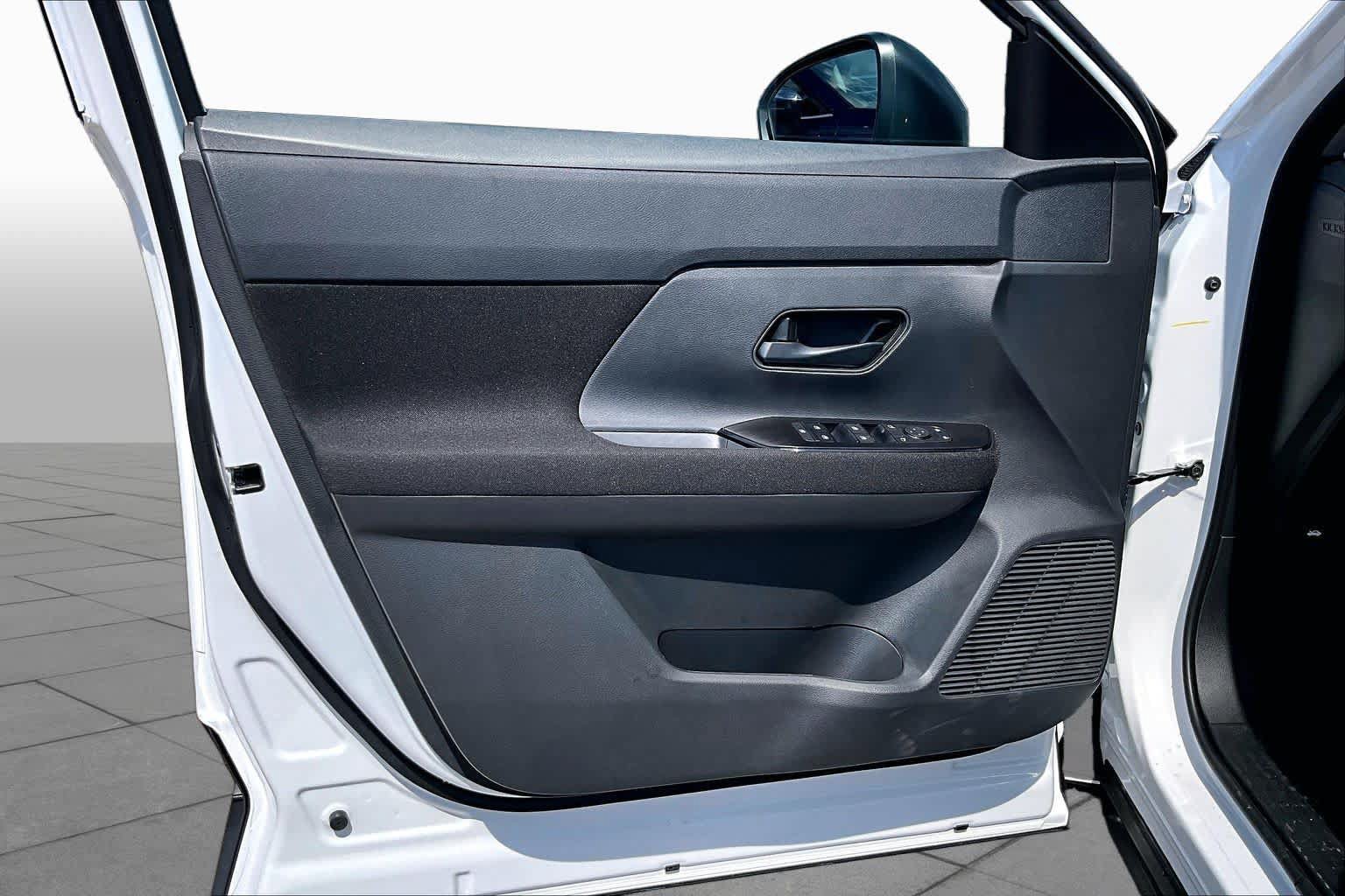 New 2027 Nissan Kicks S FWD image 10