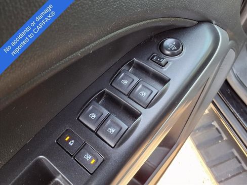 Used 2022 Chevrolet Colorado LT w/ Safety Package image 16