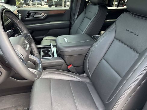 Used 2025 GMC Yukon Denali w/ Denali Reserve Package AWD/4WD image 15