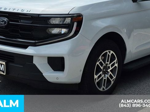 Used 2025 Ford Expedition Max Active AWD/4WD image 12