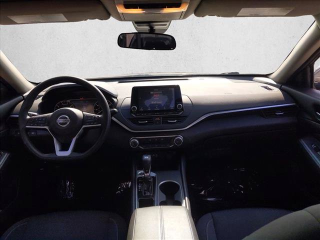 Used 2022 Nissan Altima 2.5 SV FWD image 16