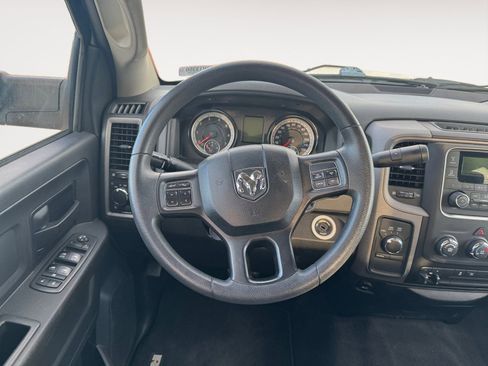 Used 2018 RAM 3500 Tradesman w/ Chrome Appearance Group image 12