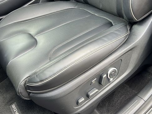 Used 2024 Hyundai Palisade Calligraphy image 20