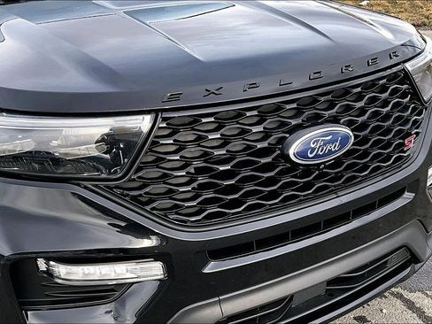 Used 2021 Ford Explorer ST w/ Premium Technology Package image 29