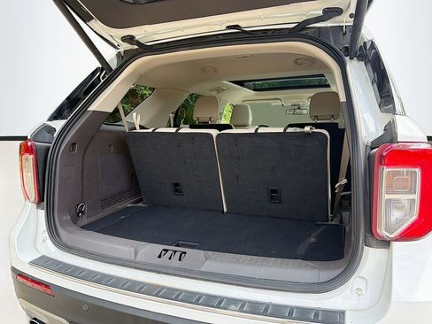 Used 2024 Ford Explorer Platinum w/ Technology Package AWD/4WD image 26
