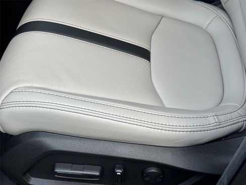 Used 2026 Honda Pilot Touring image 13