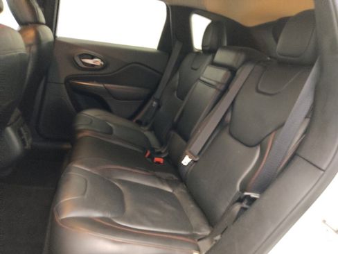 Used 2015 Jeep Cherokee Trailhawk w/ Comfort/Convenience Group image 18