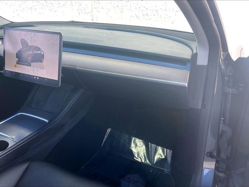 Used 2023 Tesla Model Y Long Range image 21