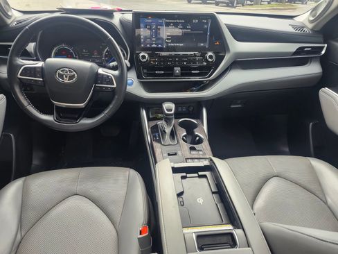 Used 2022 Toyota Highlander Platinum AWD/4WD image 9