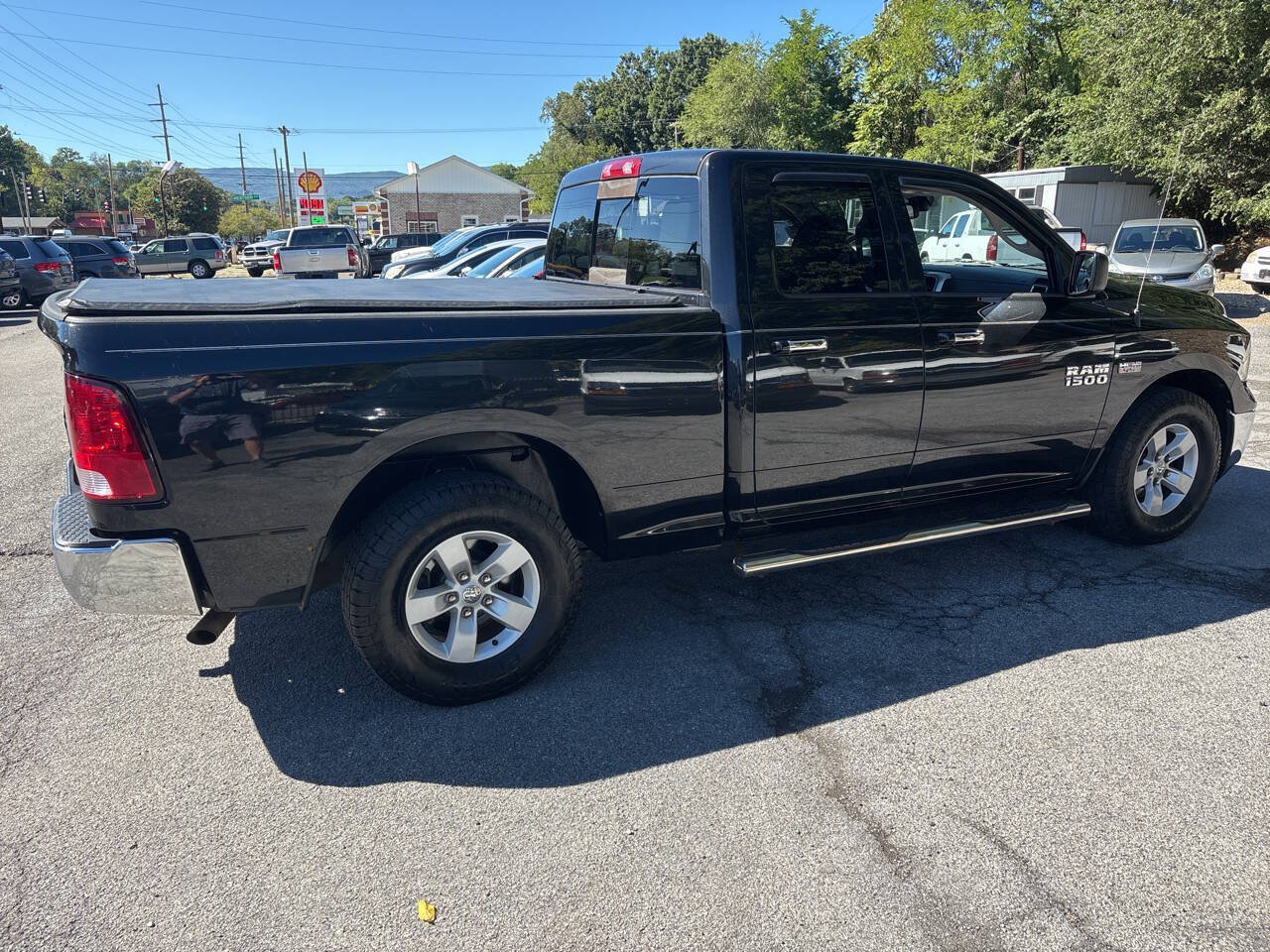 Used 2016 RAM 1500 Classic SLT RWD image 9