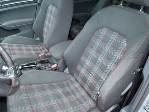 Used 2017 Volkswagen GTI S image 18