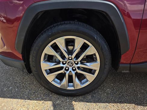 Used 2019 Toyota RAV4 XLE Premium FWD image 26