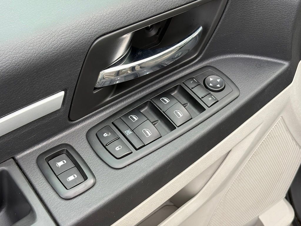 Used 2008 Dodge Grand Caravan SXT FWD image 24