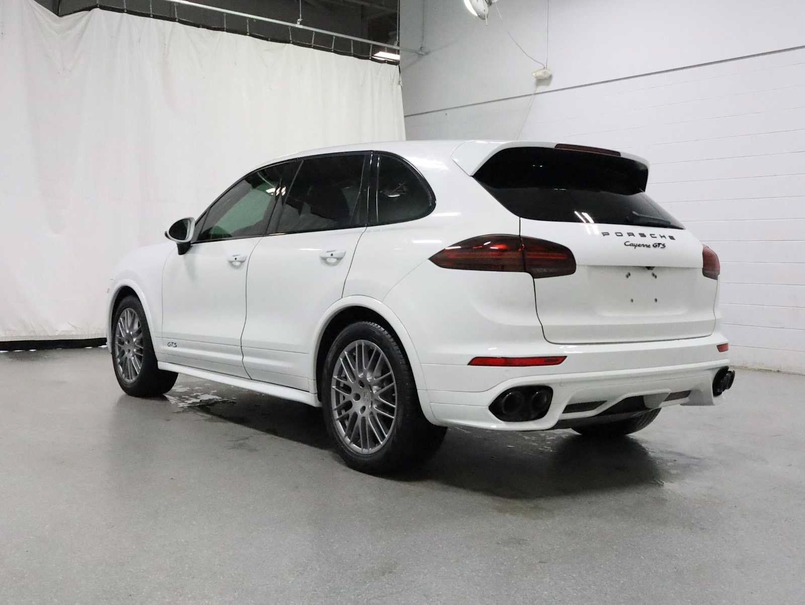 Used 2016 Porsche Cayenne GTS AWD/4WD image 3