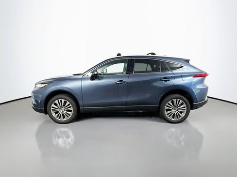 Used 2024 Toyota Venza XLE AWD/4WD image 3