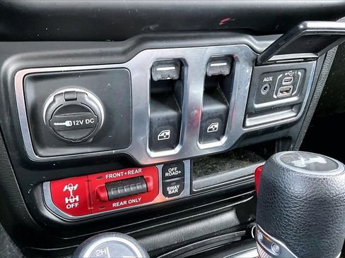 Used 2021 Jeep Wrangler Rubicon image 32