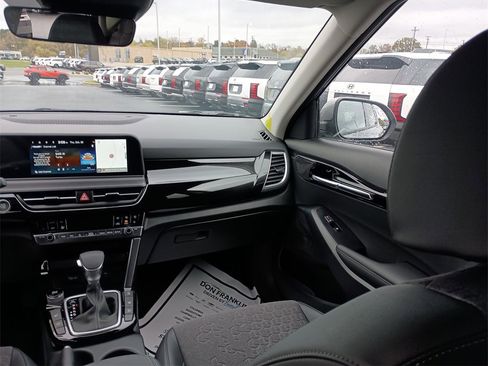 New 2026 Kia Seltos S image 11