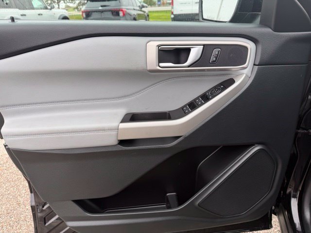 Used 2024 Ford Explorer XLT w/ Equipment Group 202A AWD/4WD image 10