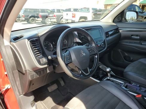Used 2019 Mitsubishi Outlander SE FWD image 10