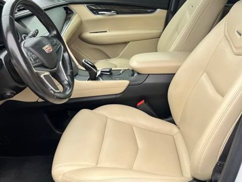 Used 2018 Cadillac XT5 FWD image 10