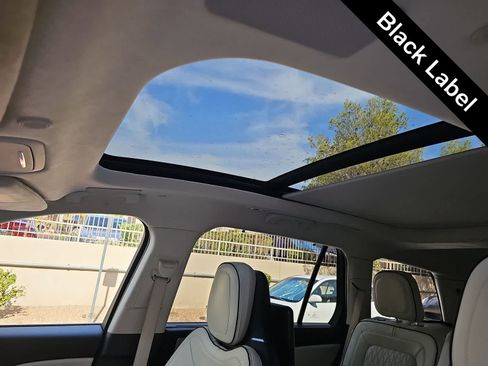 Used 2020 Lincoln Aviator Black Label w/ Class IV Trailer Tow Package AWD/4WD image 29