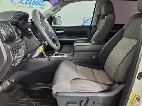 Used 2016 Toyota Tundra SR5 w/ SR5 Upgrade Package AWD/4WD image 13