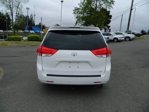 Used 2013 Toyota Sienna LE FWD image 7