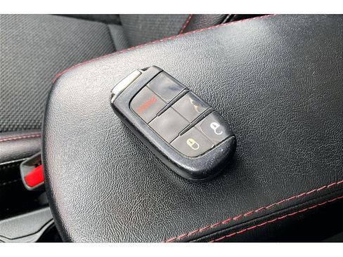 Used 2021 Jeep Compass Trailhawk AWD/4WD image 11