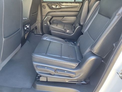 Used 2023 GMC Yukon XL Denali image 15