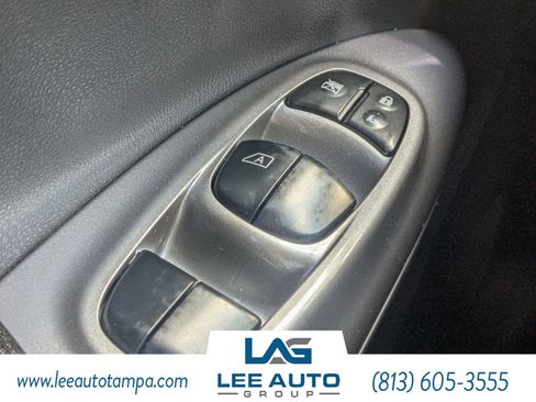 Used 2013 Nissan Juke S image 20