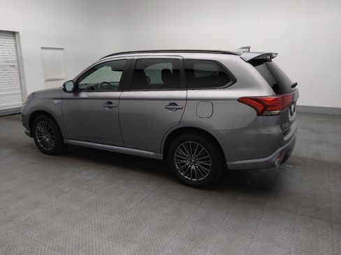 Used 2021 Mitsubishi Outlander LE image 3