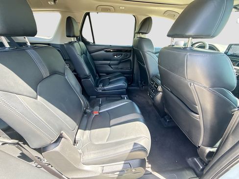 Certified 2023 Honda Pilot Touring image 29