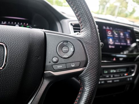 Used 2025 Honda Passport TrailSport image 20