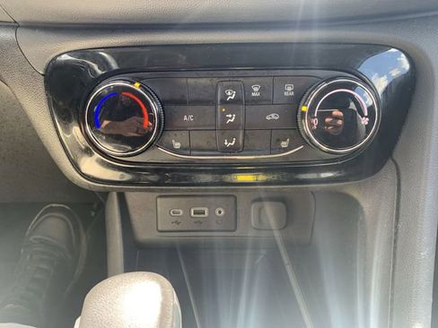 Certified 2023 Buick Encore GX Preferred w/ Cold Weather Comfort Package FWD image 17
