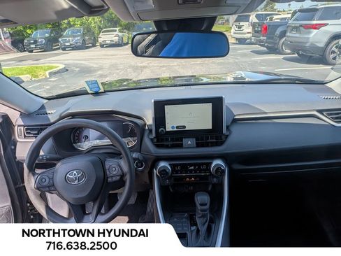 Used 2025 Toyota RAV4 XLE AWD/4WD image 6