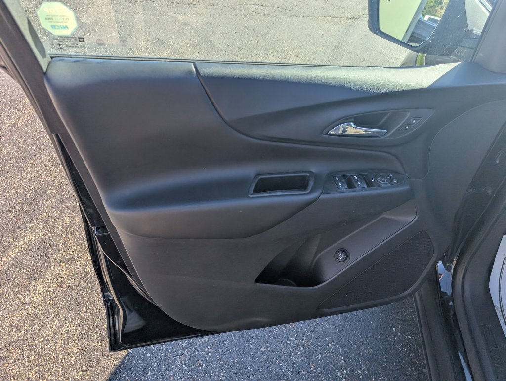 Used 2021 Chevrolet Equinox LT FWD image 12
