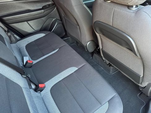 Used 2025 Chevrolet TrailBlazer LT w/ Convenience Package FWD image 19
