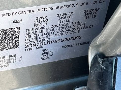 Used 2025 Chevrolet Equinox EV LT w/ Convenience Package FWD image 26