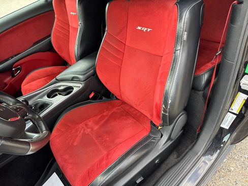 Used 2015 Dodge Challenger SRT Hellcat RWD image 8