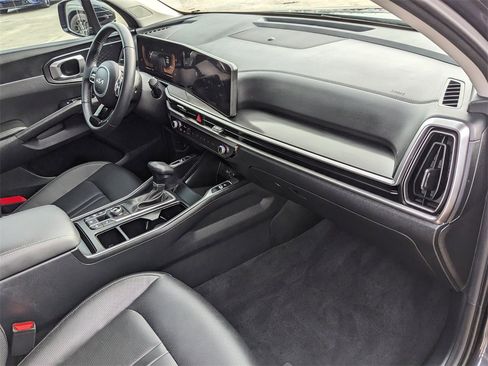 Certified 2025 Kia Sorento S w/ Panoramic Sunroof Package image 15