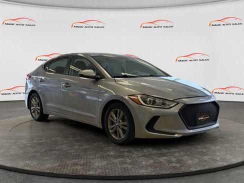 Used 2017 Hyundai Elantra SE FWD image 3