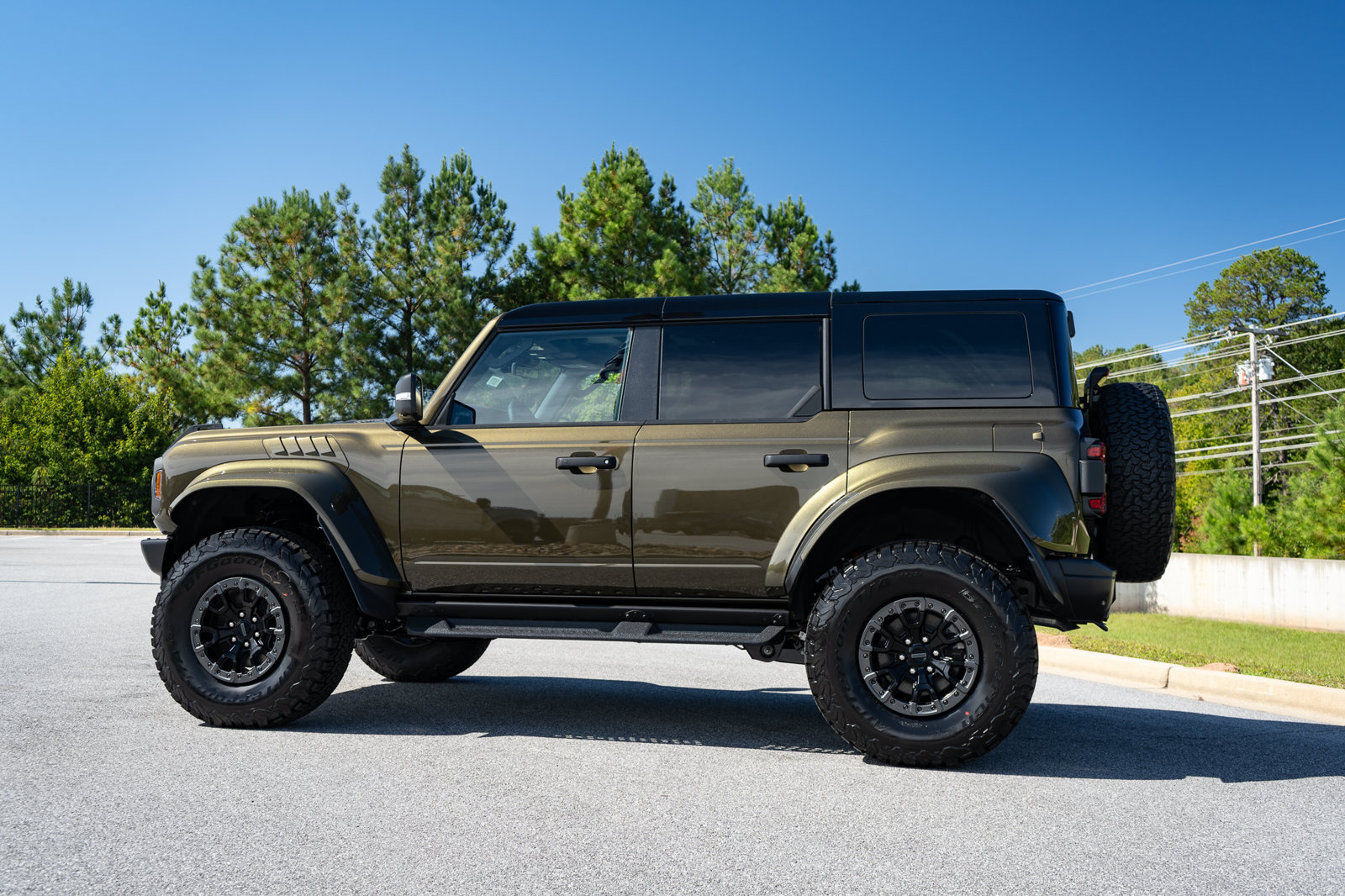 New 2026 Ford Bronco Raptor w/ Interior Carbon Fiber Pack AWD/4WD image 17