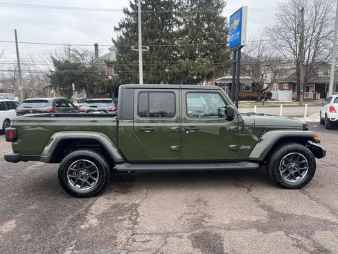 Used 2021 Jeep Gladiator Overland image 8