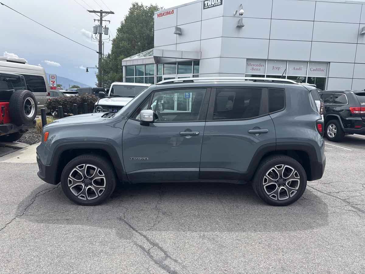 Used 2017 Jeep Renegade Limited AWD/4WD image 9