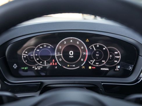 Certified 2026 Porsche Cayenne AWD/4WD image 17