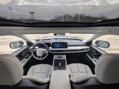 Used 2025 Lincoln Aviator AWD w/ Equipment Group 101A image 28