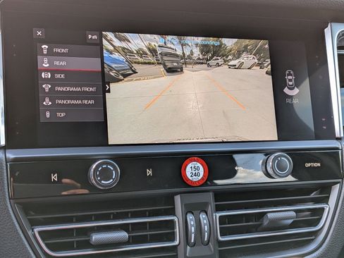 Certified 2025 Porsche Macan AWD/4WD image 20