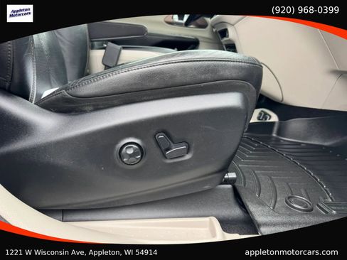 Used 2018 Chrysler Pacifica Touring-L Plus FWD image 28